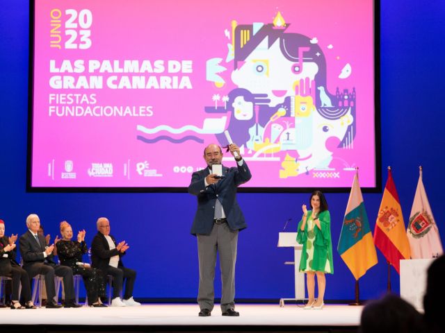 ALTA-Medalla-Oro-Cluster-Maritimo-de-Canarias-2023-Pablo-Mirabelli-061-2048x1365-1