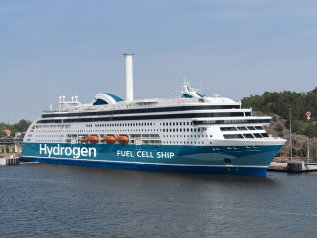 Concept of hydrogen fuel cell ferry ship