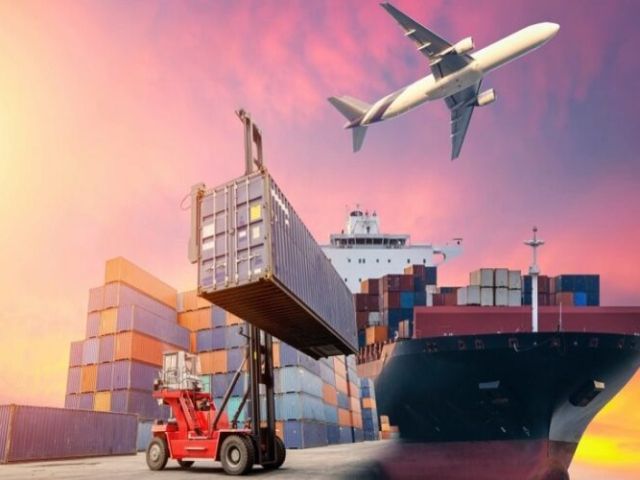 Logistica-Portuaria-696x500-1