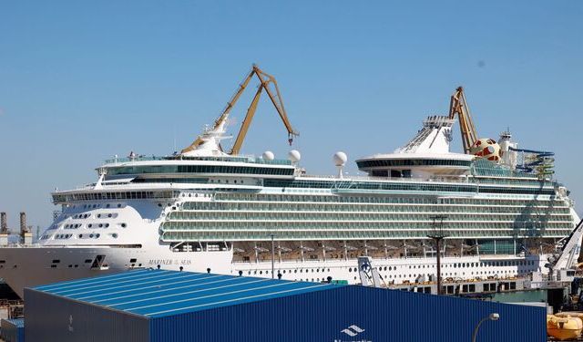 crucero-factoria-Navantia-Cadiz_1806729550_187905836_667x375