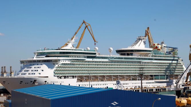crucero-factoria-Navantia-Cadiz_1806729550_187905836_667x375