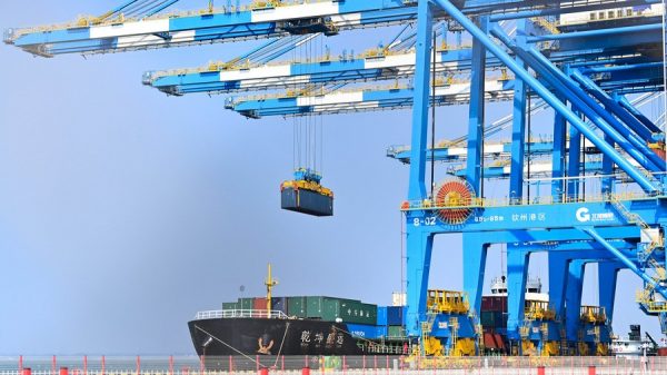 foto-del-puerto-de-Qinzhou-600x337-1
