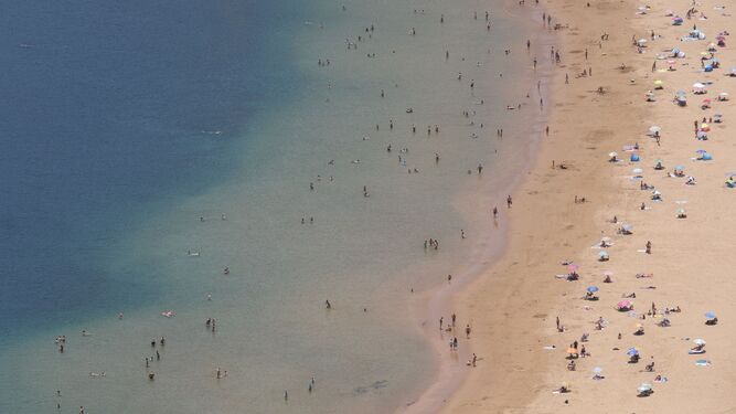 playa-Teresitas-Santa-Cruz-Tenerife_1813029435_189257786_667x375