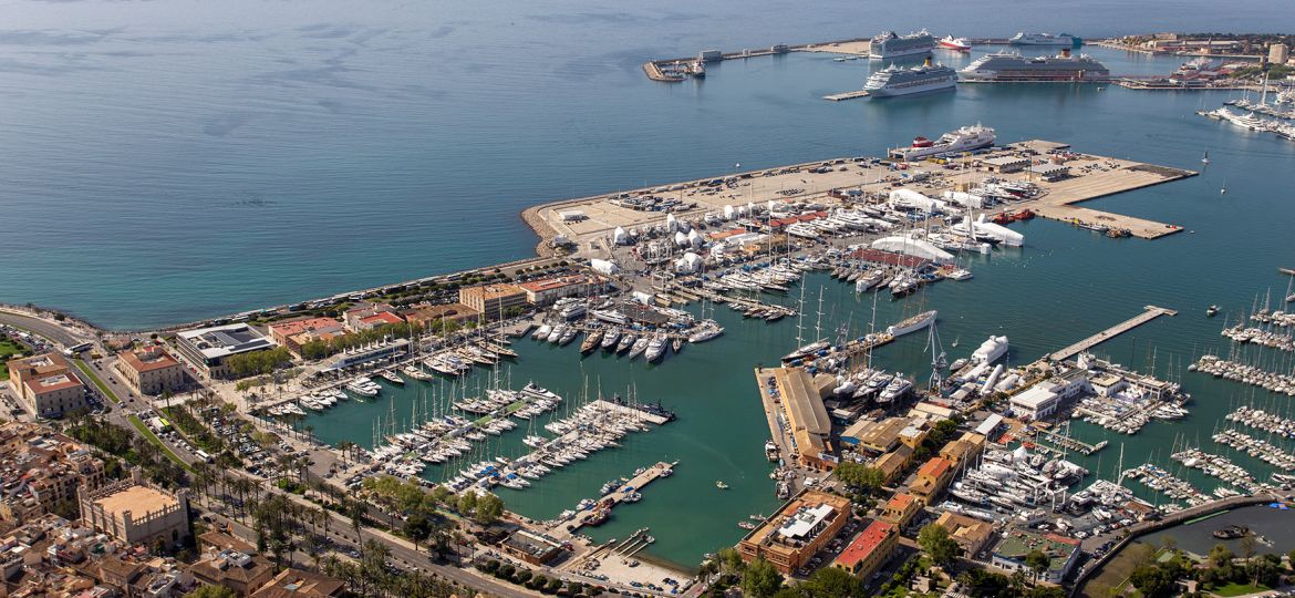 Yacht-harbor-Palma-de-Mallorca-1