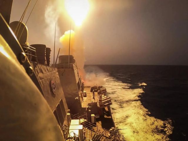 navy-destroyer-uss-carney-red-sea-3265151