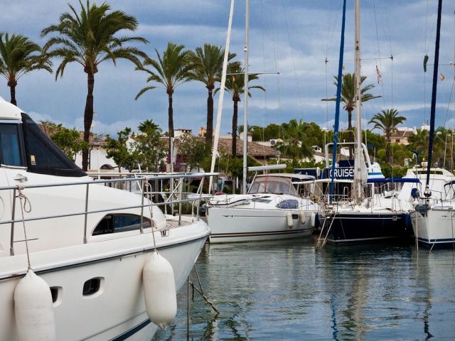 YACHTS