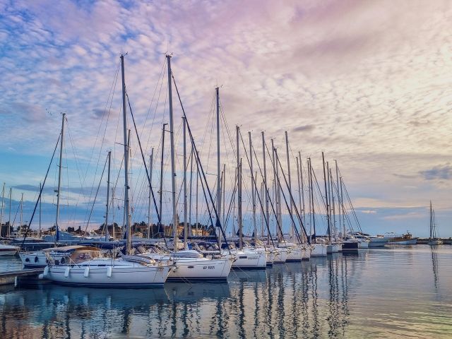 marina-6362348_1920