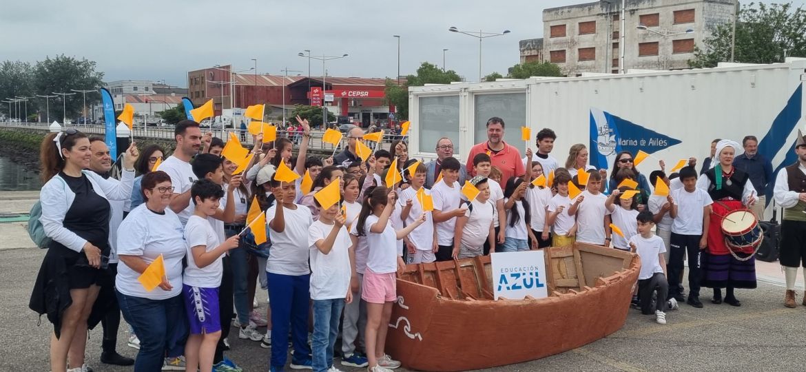 Botadura_barcos de carton_Aviles 2