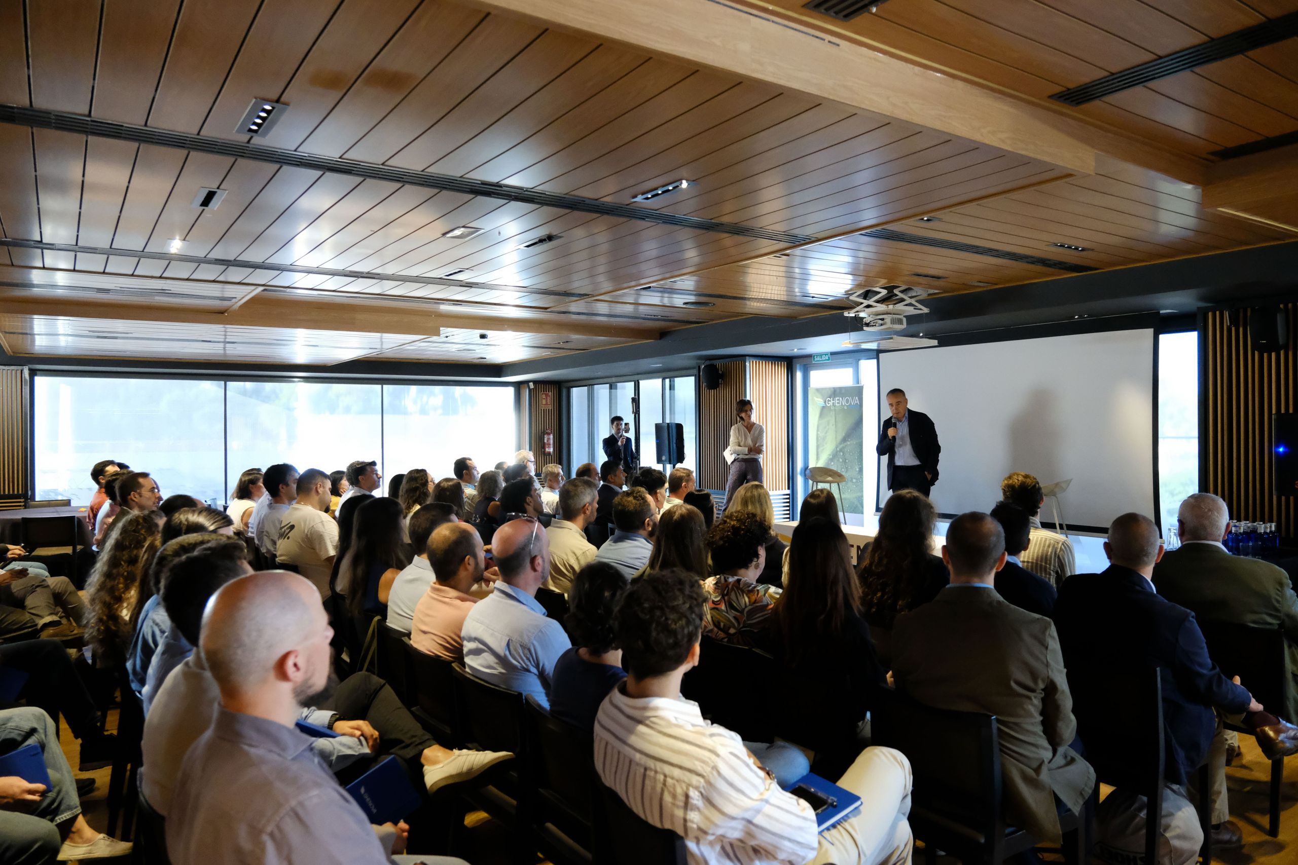 Ghenova presenta el nuevo organigrama de su vertical de energía con nuevas incorporaciones y estrategias para continuar con su fuerte crecimiento 13 Jornadas estrategicas de Ghenova Energy and Water scaled