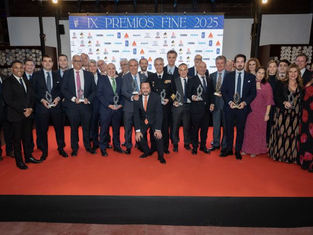 Foto de Familia Premios Fine 2025