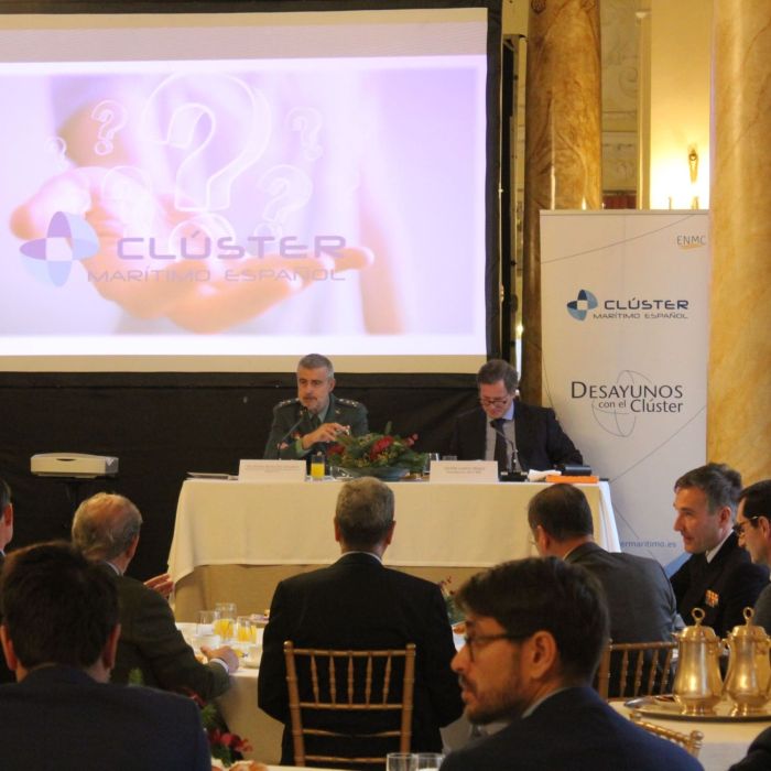 La “punta del iceberg” está en el mar, pero el mayor número de inmigrantes en situación irregular entraron por otras vías