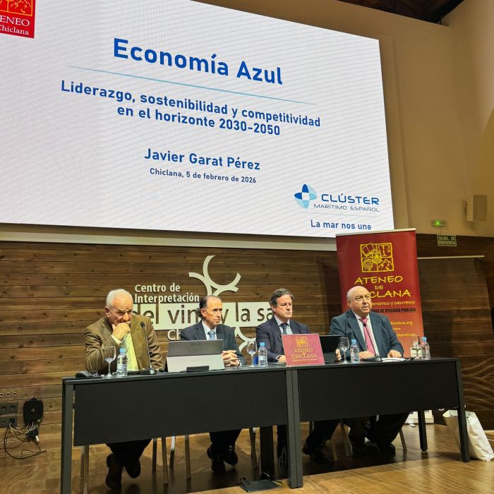 Javier Garat subraya en Chiclana el papel clave de la economía azul y del sector pesquero en el desarrollo sostenible de España y Andalucía